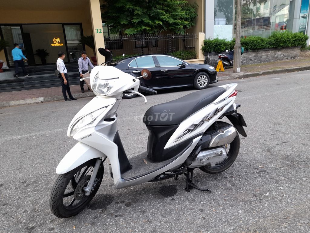 Gia đình cần bán xe Honda Vision bks hanoi 2014 má. Mua bán Xe máy tại Quận Hai Bà Trưng Hà Nội được đăng bởi phuong nhung hình 2