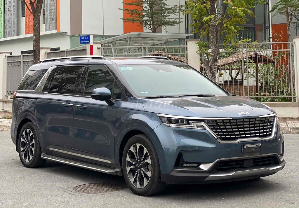 Kia Carnival signature 2022 1 chủ zin đẹp 4 vạn km