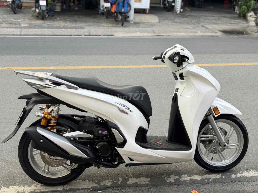 Honda SH 350i ABS 2022 Trắng. Mua bán Xe máy tại Thành phố Thủ Đức Tp Hồ Chí Minh được đăng bởi Vũ Vũ hình 1
