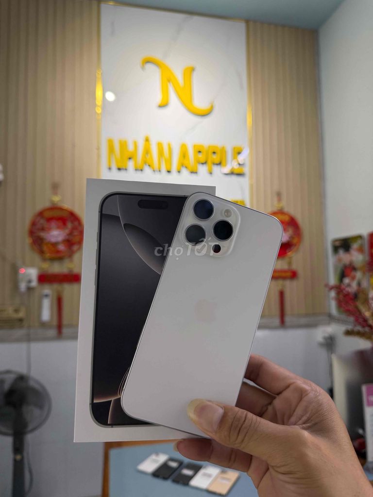 iPhone 16 Pro Max 256GB Trắng Việt Nam!. Mua bán Điện thoại tại Thành phố Cà Mau Cà Mau được đăng bởi NHAN APPLE hình 1