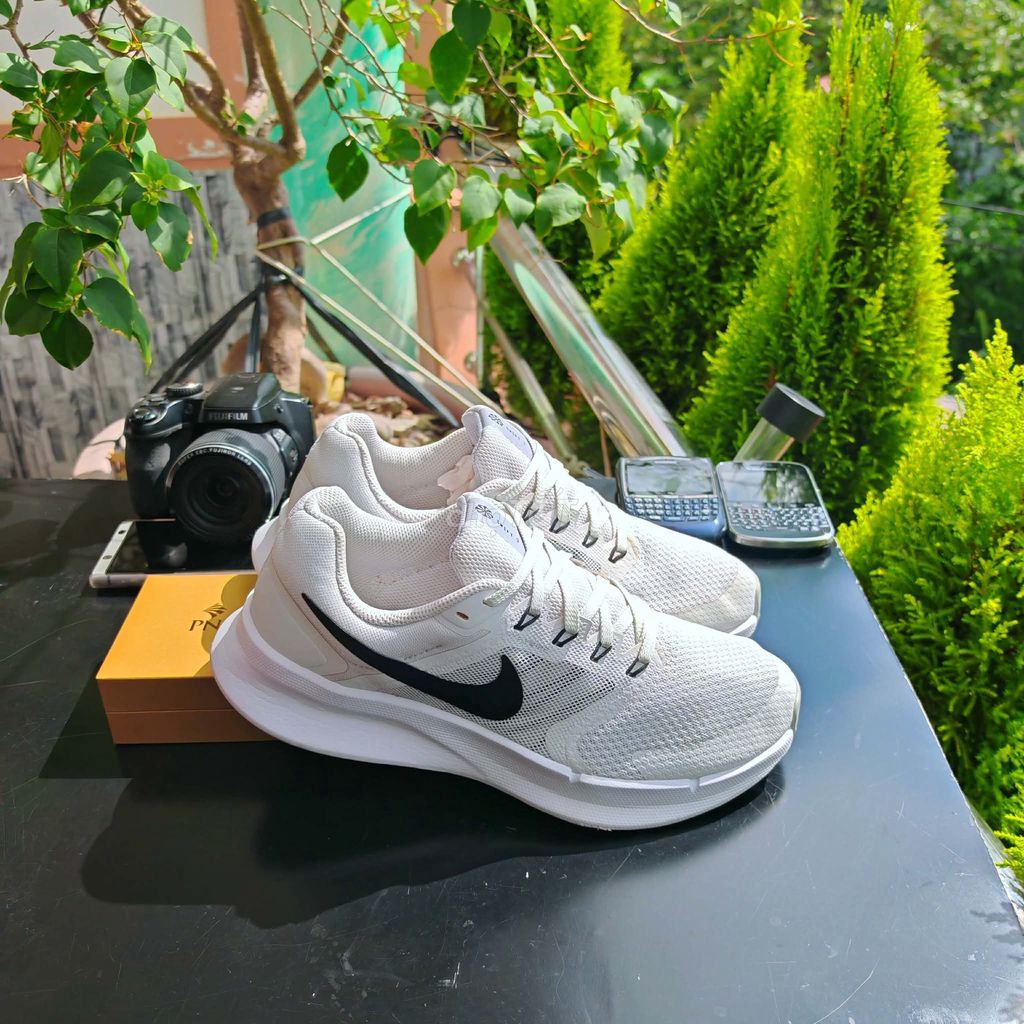 [CHÍNH HÃNG] Giày chạy bộ Nike Run Swift 3 Trắng. Mua bán Giày dép tại Thành phố Biên Hòa Đồng Nai được đăng bởi chú CÔNG AN bán giày CHÍNH HÃNG hình 1