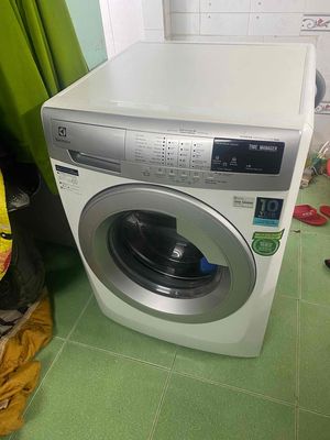 Bán máy giặt Electrolux 9kg inverter mới 98%.