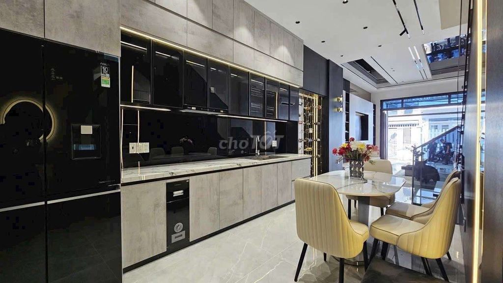 СУПЕРТОВАРЫ ДЛЯ ПРОДАЖИ КРАСИВЫХ НОВЫХ ТАУНХАУСОВ - HUNH TAN PAT - TAN MY WARD - РАЙОН 7