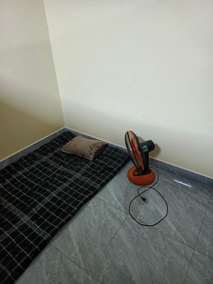 Cho nam ở ghép bao điện nước binh tan