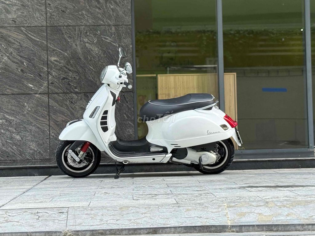 Siêu Đẹp và chất lượng Vespa Gts 3v ie Bạch Mã 29C. Mua bán Xe máy tại Quận Ba Đình Hà Nội được đăng bởi Xe Máy Nam Thi hình 4