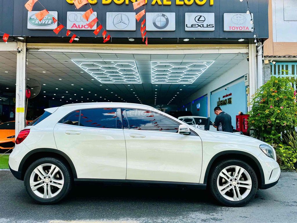 Mercedes Benz GLA 200 Model 2017. Mua bán Ô tô tại Quận 8 Tp Hồ Chí Minh được đăng bởi Hồng Phúc hình 9