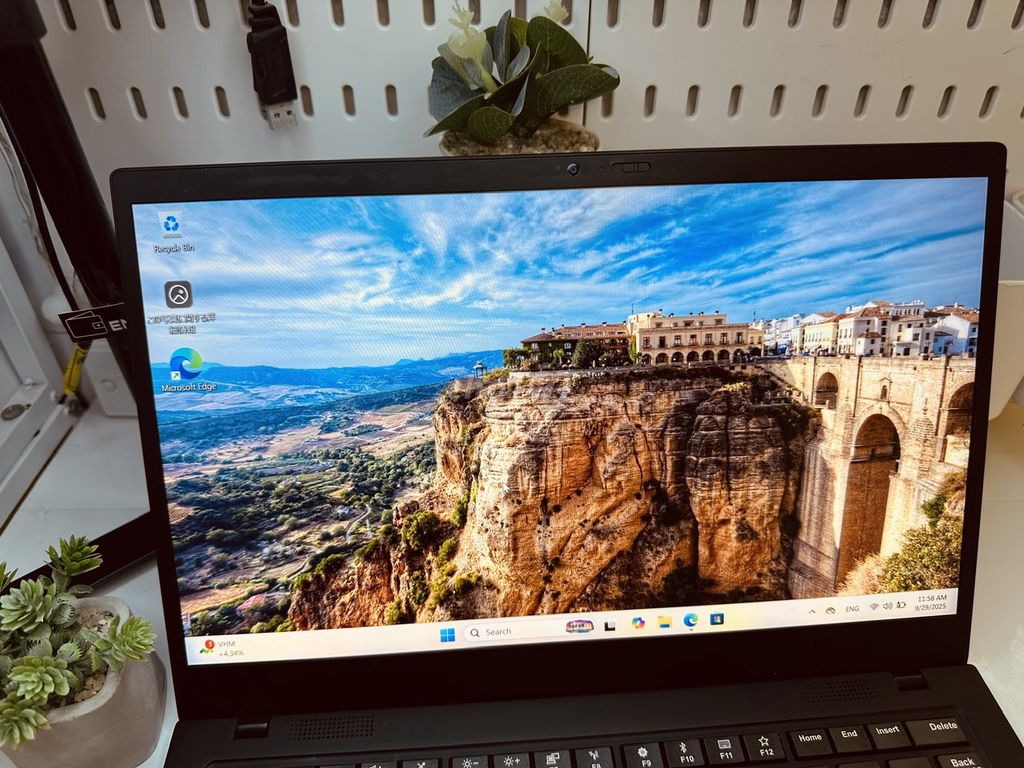 ThinkPad X1 Carbon Gen 8 Zin Chip intel G 10 Mạnh. Mua bán Laptop tại Thành phố Thủ Đức Tp Hồ Chí Minh được đăng bởi Nguyen Dang  Laptop Japan  Sieu Ben hình 3