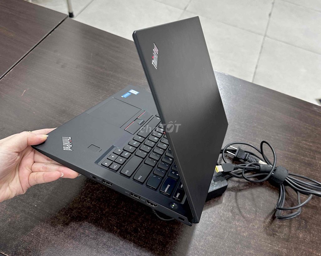 Lenovo Thinkpad X1 Carbon Gen 4. Mua bán Laptop tại Quận 5 Tp Hồ Chí Minh được đăng bởi KHÁNH ĐĂNG  hình 1