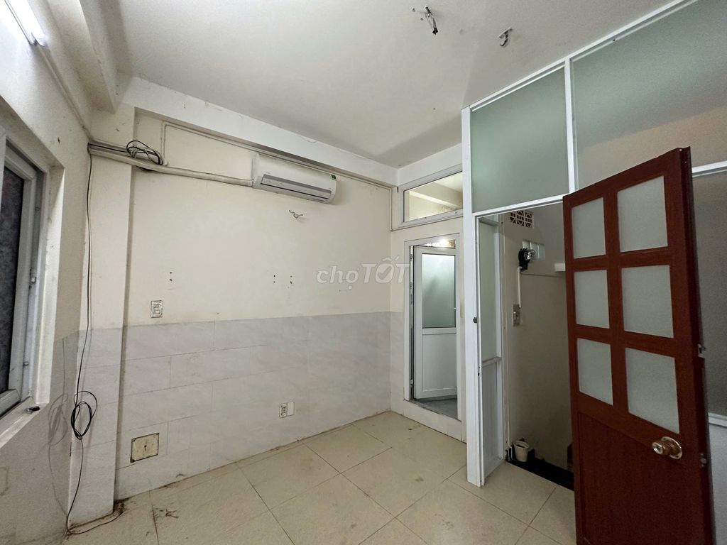 Nhà cho thuê sát MT đường 3/2 trệt 4lau 4PN mới đẹp vô ở liền Quận 10