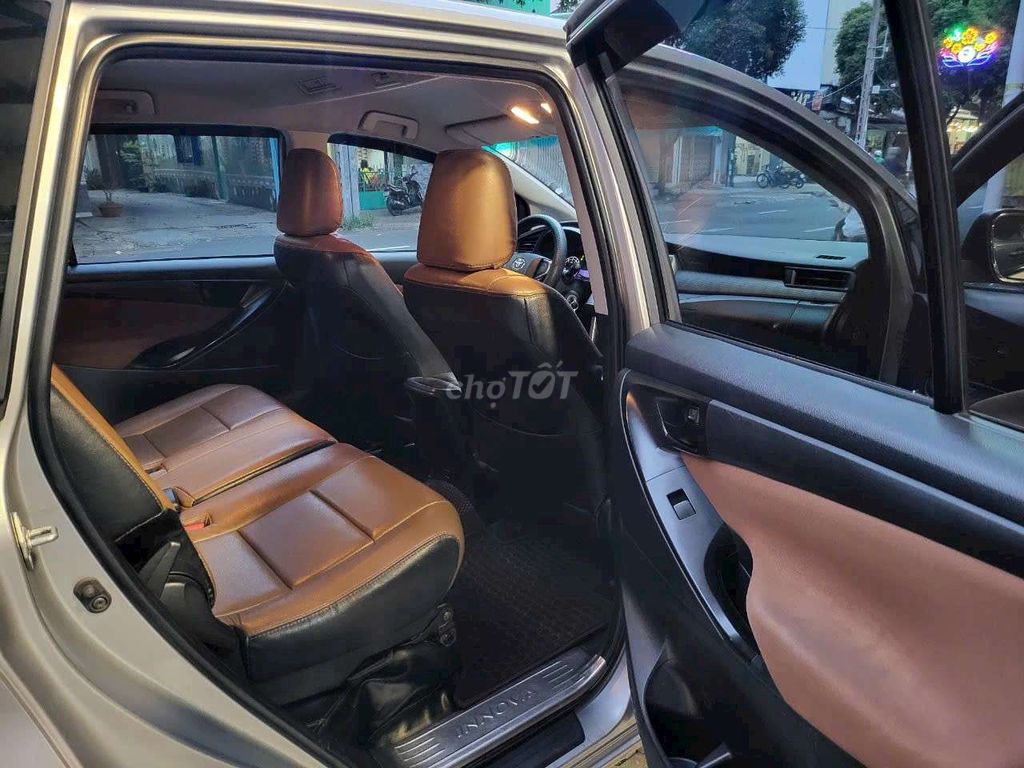 TOYOTA_INNOVA 2.0E SX 12/2019 MT Số Sàn MỚI 98%. Mua bán Ô tô tại Quận 5 Tp Hồ Chí Minh được đăng bởi Mr Thiên hình 10