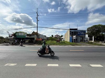 Dừng Lại Ngay Ở Đây Có 1 Cơ Hội: Đất Đức Hoà Long An Mặt Tiền Đường Tỉ. Mua bán đất tại Huyện Đức Hòa Long An được đăng bởi Phan Huy Hoang
