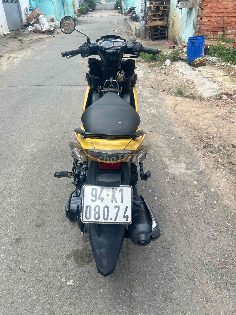 Машина Yamaha Nouvo 5 fi с чистым зином
