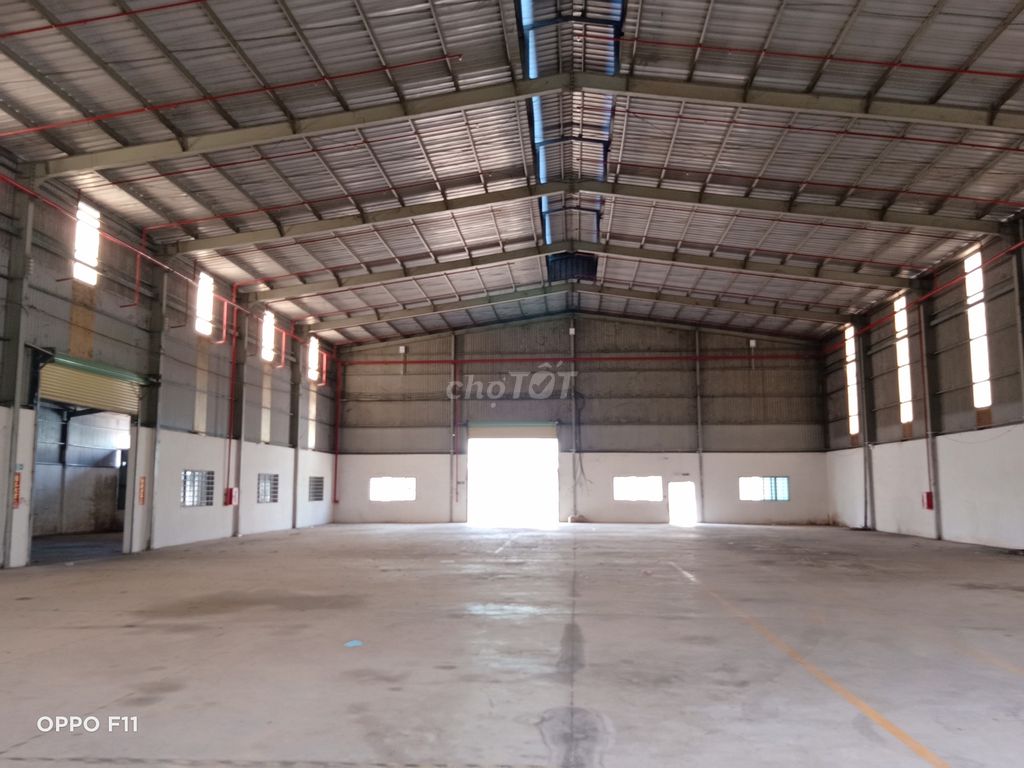 Cho thuê kho xưởng KCN Đức Hòa,Long An khuôn viên :7.000m2, XD:3.200m2