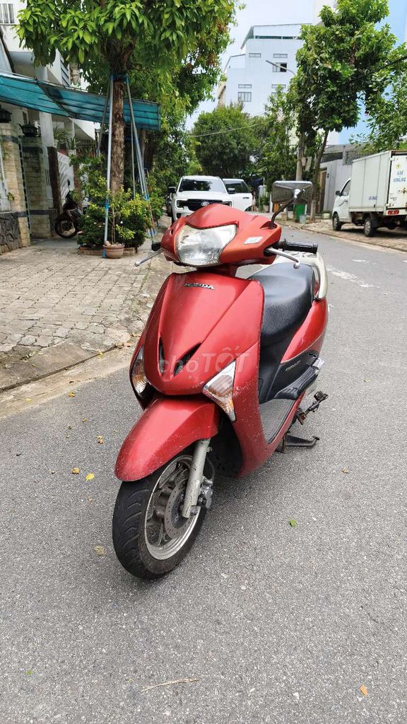 Honda Lead FI в отличном состоянии, мощная и тихая