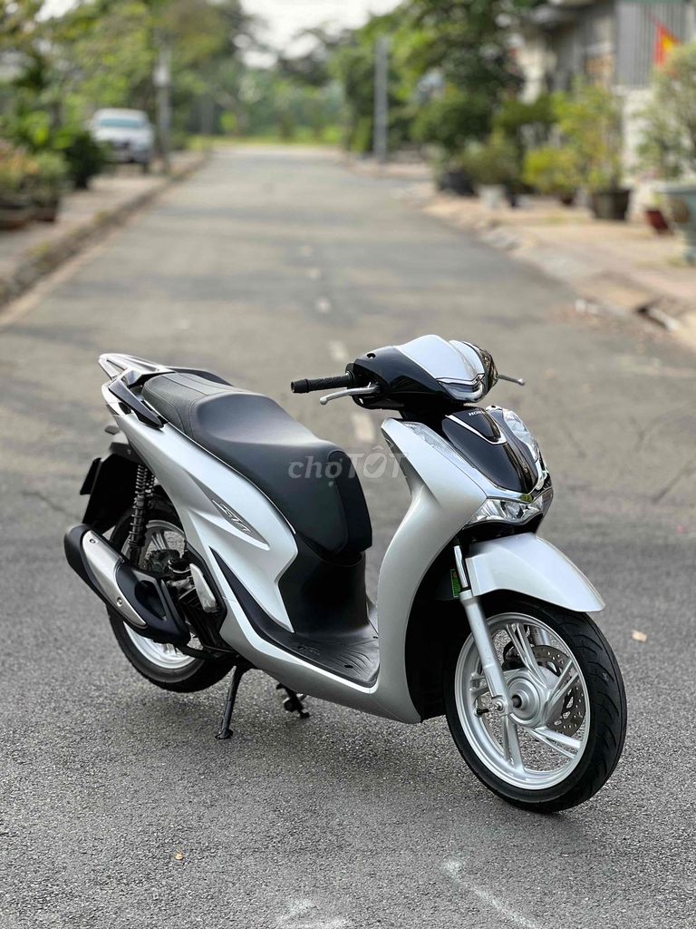 Shvn 125 Cbs Bạc Đen Porsche Cuối 2022 Leng Keng🎉🎉. Mua bán Xe máy tại Thành phố Biên Hòa Đồng Nai được đăng bởi Xe Máy Phát Đồng hình 1