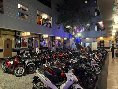 BÁN TOÀ NHÀ KARAOKE, ĐANG CHO THUÊ 300 TRIỆU /1 THÁNG. Mua bán văn phòng, mặt bằng kinh doanh tại Thành phố Thủ Dầu Một Bình Dương được đăng bởi vũ quang huy