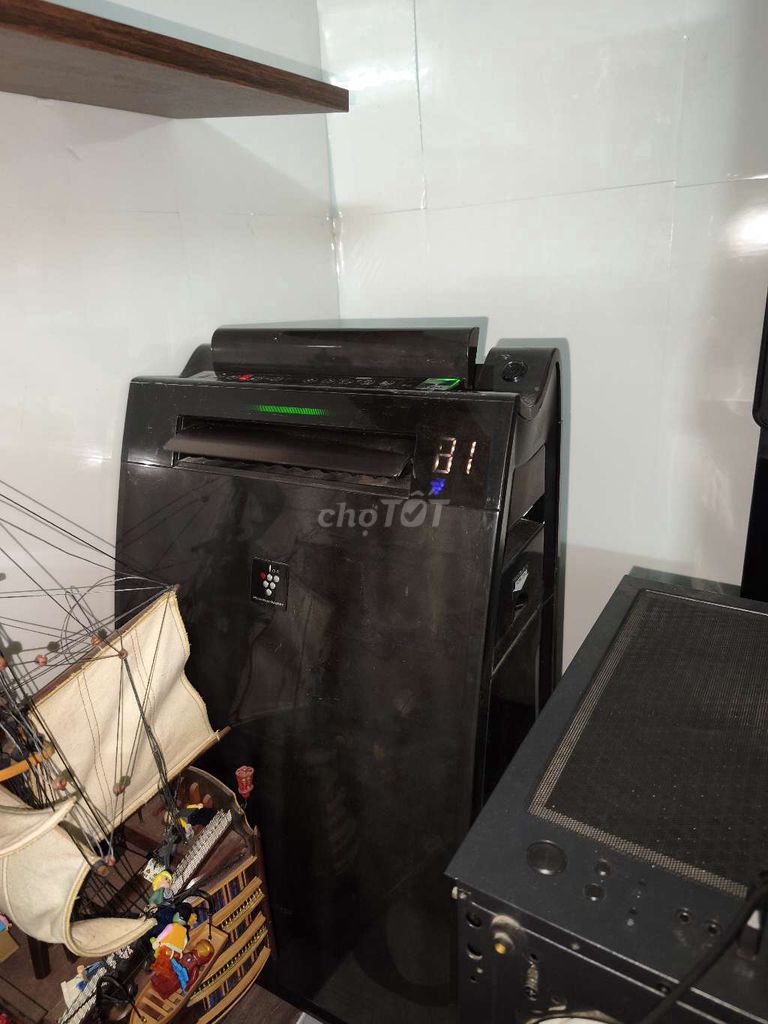 Máy lọc không khí Sharp Đen. Mua bán Nội thất, đồ gia dụng khác tại Huyện Đức Hòa Long An được đăng bởi Tran Hieu Dung hình 1