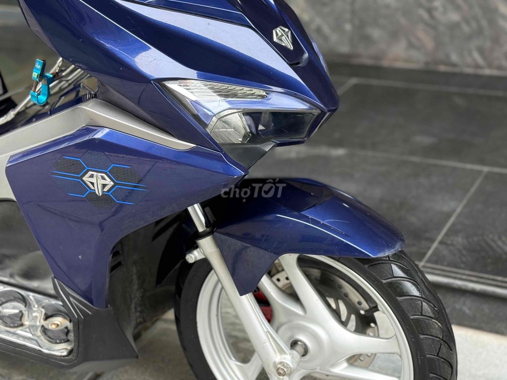 Honda Air blade 125 2017 đèn led 29B1-650.50. Mua bán Xe máy tại Quận Ba Đình Hà Nội được đăng bởi Xe Máy Nam Thi hình 11