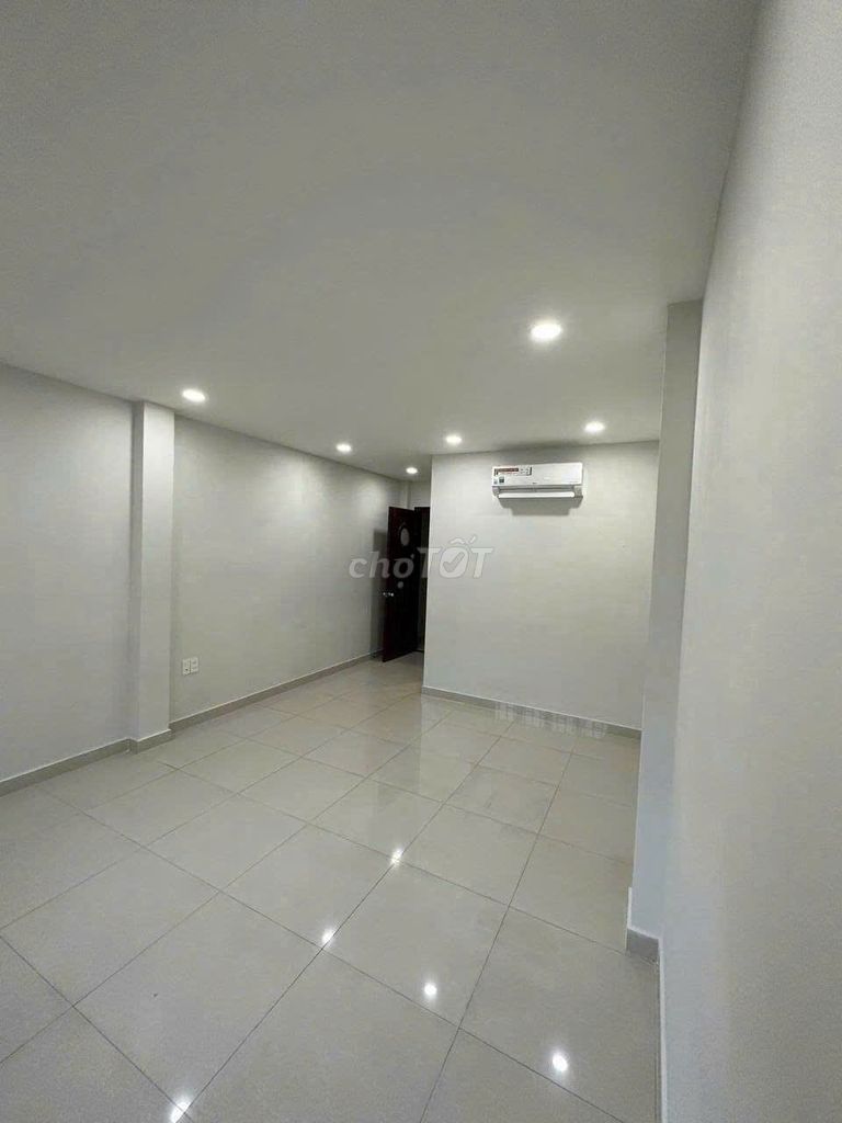 Chính chủ cho thuê nhà MT 262B Huỳnh Văn Bánh P.11 Q.Phú Nhuận