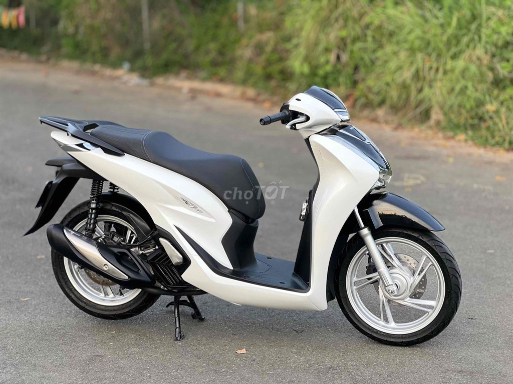 Shvn 125 Abs Trắng Đen 2021 Leng Keng Có Trả Góp🎉🎉. Mua bán Xe máy tại Thành phố Biên Hòa Đồng Nai được đăng bởi Xe Máy Phát Đồng hình 2