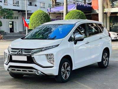 Mitsubishi Xpander Trắng 7 chỗ