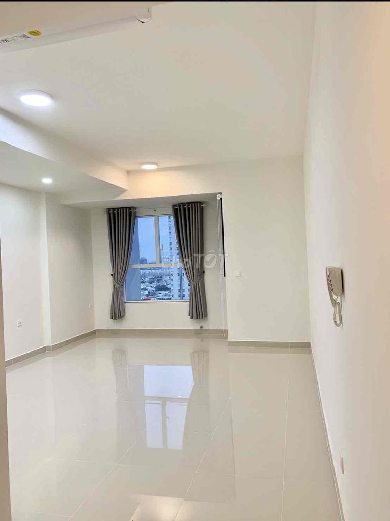 Cho thuê căn hộ Officetel Sunrise CityView Q7 lh :