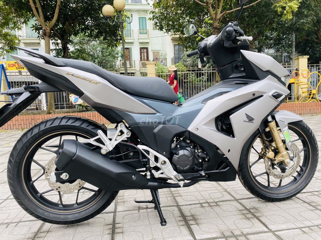 HONDA WINNER X 150 BẢN V3 XÁM SẦN MÀU ĐẸP. Mua bán Xe máy tại Quận Cầu Giấy Hà Nội được đăng bởi TUẤN MINH hình 5