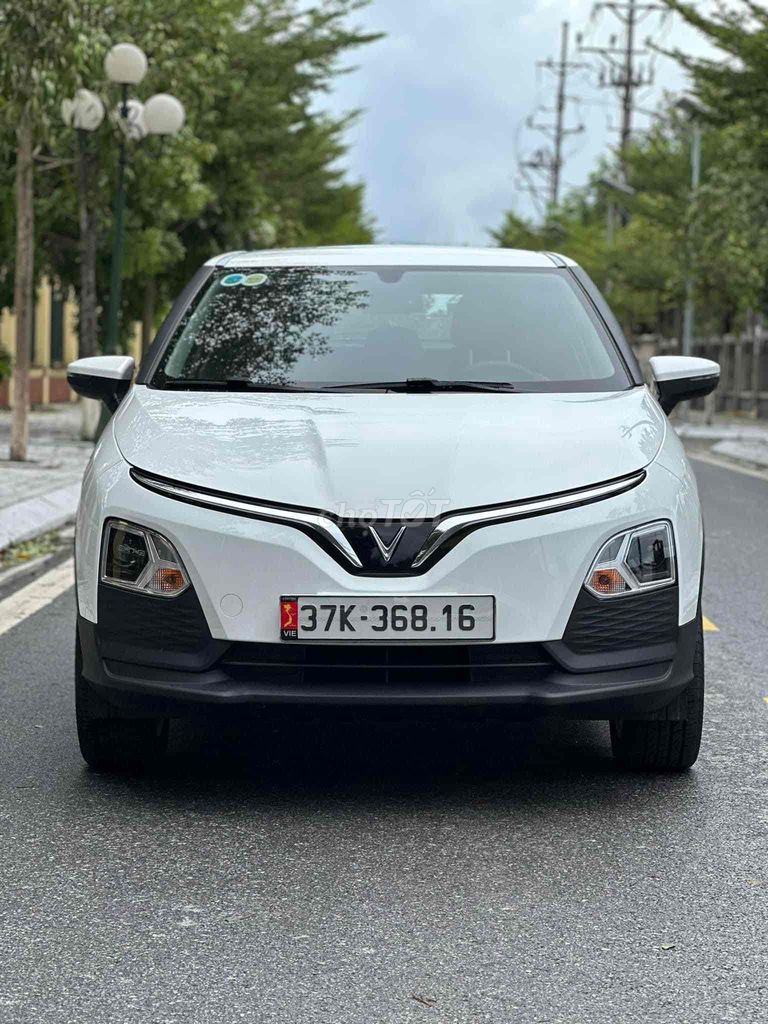 VinFast VF8 2024 Lux Plus (Kèm pin) - 800 km