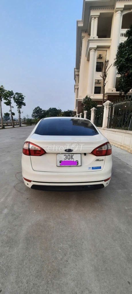 Ford Fiesta 2015 số tự động màu trắng. Mua bán Ô tô tại Huyện Đông Anh Hà Nội được đăng bởi LeXuan hình 7