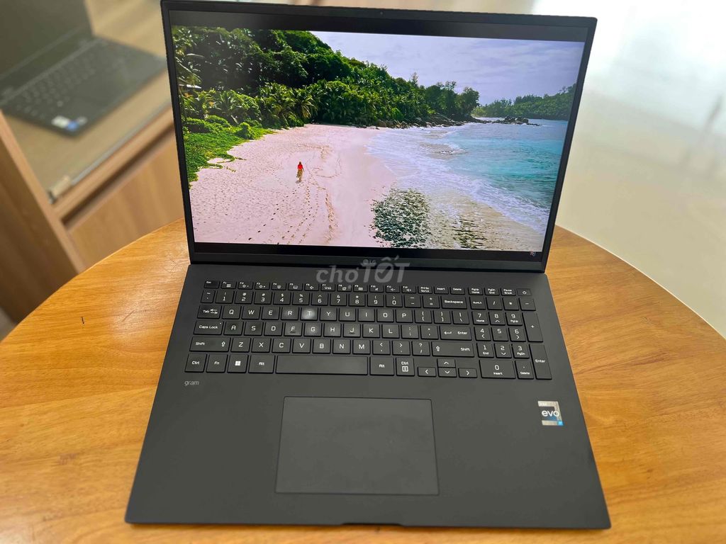 LG Electronics Gram I7-1360P,Ram 32G,SSD 1T,. Mua bán Laptop tại Thành phố Long Xuyên An Giang được đăng bởi Laptop Mai Lý Nghĩa hình 1