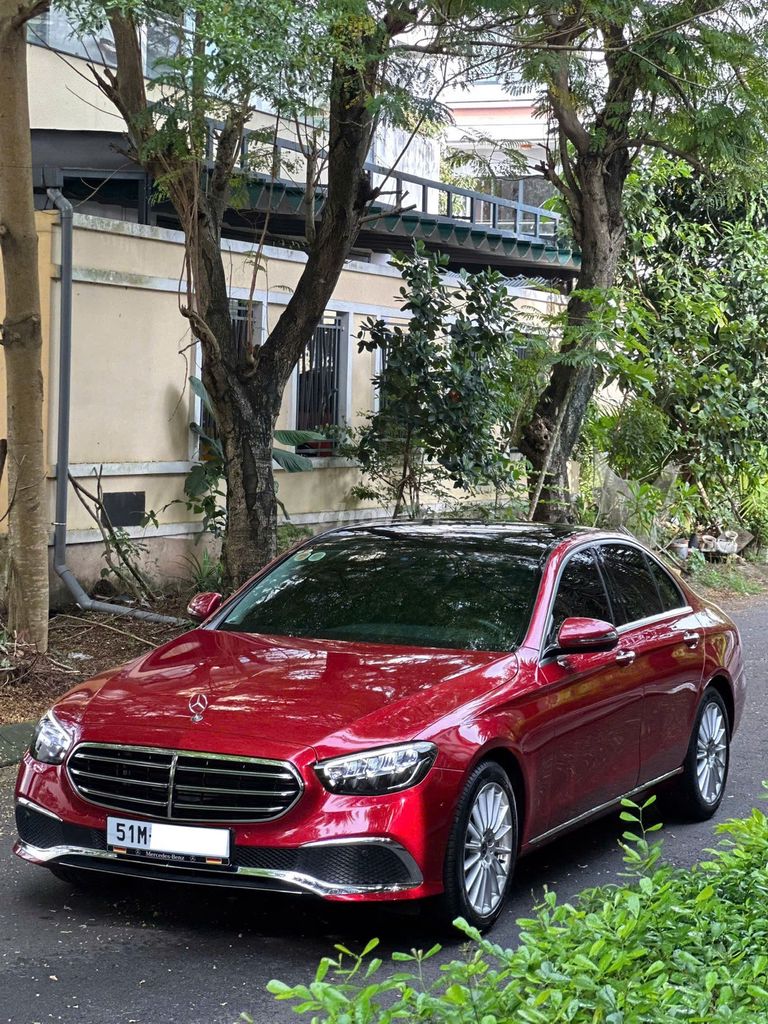Mercedes E200 Exclusive thu hút mọi ánh nhìn !. Mua bán Ô tô tại Quận 8 Tp Hồ Chí Minh được đăng bởi Gon Nguyen hình 4