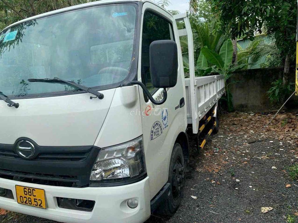 Hino 4,2 tấn, máy lạnh,xe zin, thùng lững dài 5,1m