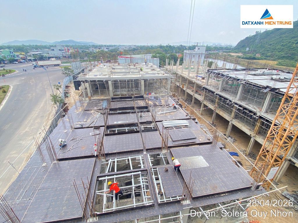 Căn shop house nằm ngay mặt tiền vòng xoay long vân kinh doanh sầm uất Căn shop house nằm ngay mặt tiền vòng xoay long vân kinh doanh sầm uất