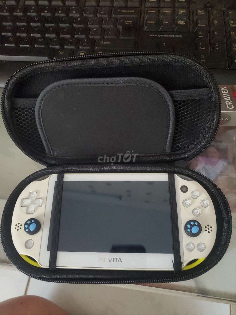 Máy chơi game Sony PS Vita Vàng trắng. Mua bán Thiết bị chơi game tại Quận Cẩm Lệ Đà Nẵng được đăng bởi Hưng  hình 1