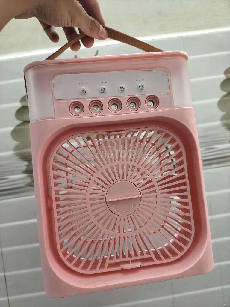 Quạt phun sương Mini di động màu Hồng. Mua bán Quạt tại Quận 6 Tp Hồ Chí Minh được đăng bởi Tiến Phạm hình 1