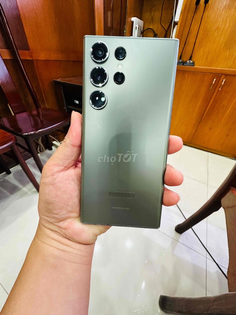 Samsung Galaxy S23 Ultra Xanh rêu. Mua bán Điện thoại tại Quận Ninh Kiều Cần Thơ được đăng bởi Minh Tam Le hình 1