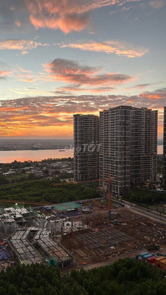 Продается 2-комнатная квартира Vinhomes Central Park, 67 м2, вид на реку Донг Най
