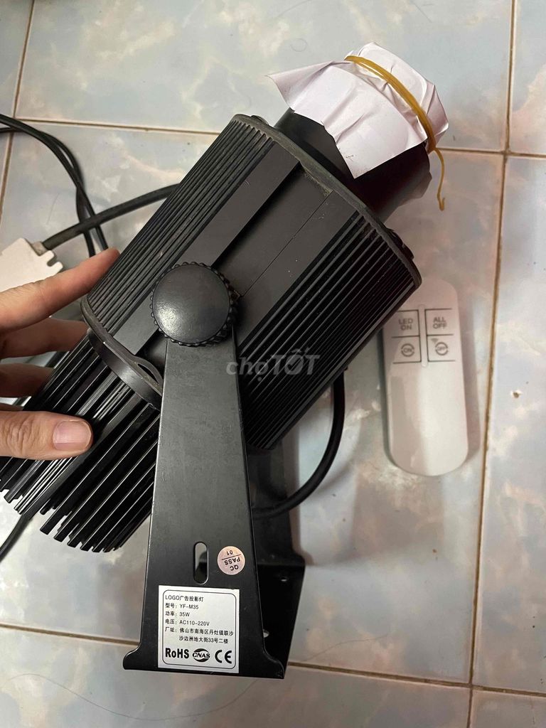 Đèn chiếu logo YF-M35 Đen. Mua bán Đèn tại Quận Đống Đa Hà Nội được đăng bởi Hồng hình 1