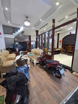Nhà phố 252 m² · 4 PN · Đường Hương Lộ 3