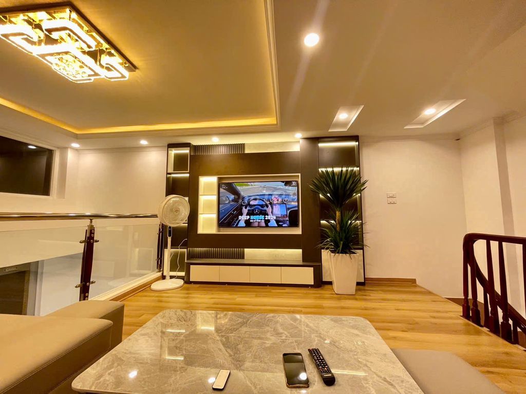 Bán nhà Bùi Xương Trạch, Thanh Xuân 32m2, 6 tầng, MT4,4m, kinh doanh