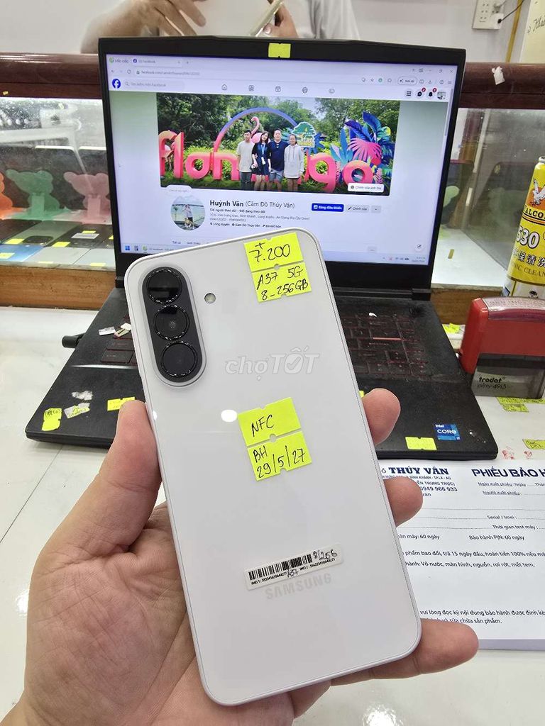 Samsung A37 5G 8GB 256GB Trắng Like New. Mua bán Điện thoại tại Thành phố Long Xuyên An Giang được đăng bởi Facebook Cầm Đồ Thúy Vân hình 1
