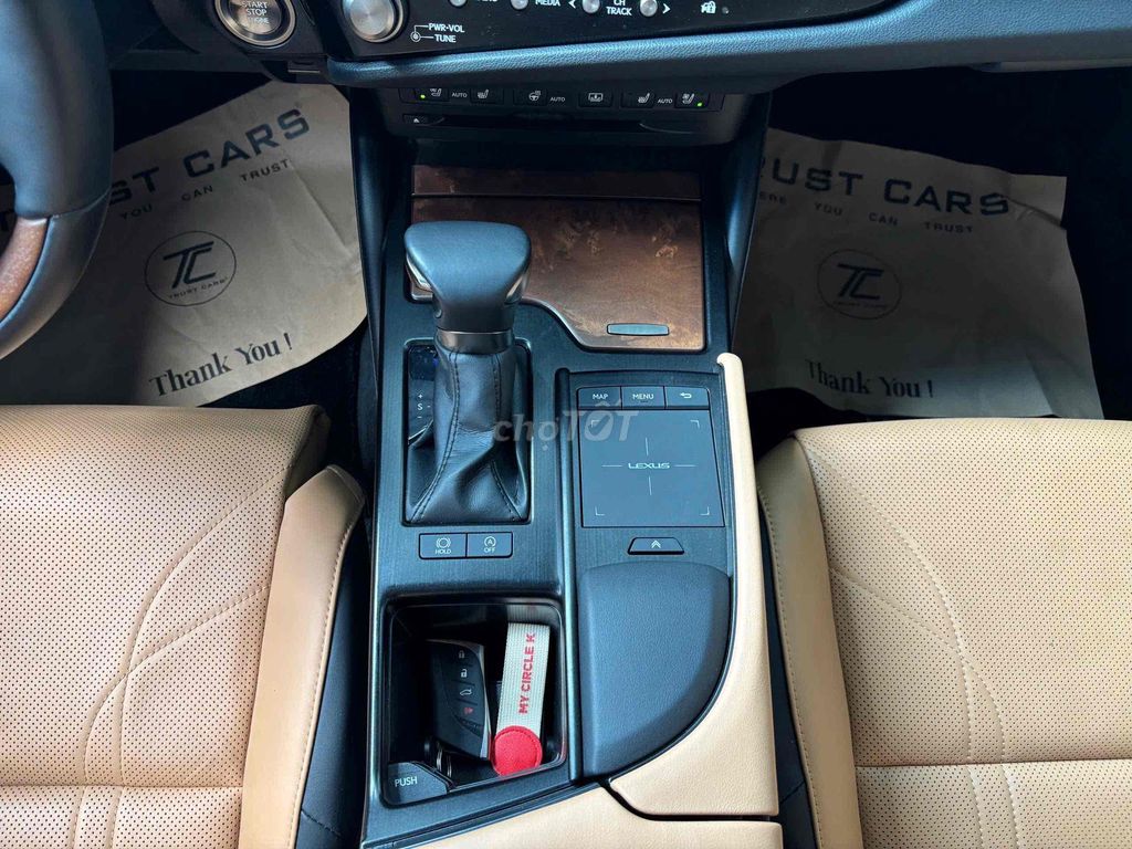 Lexus ES250 - 28000 km. Mua bán Ô tô tại Quận 8 Tp Hồ Chí Minh được đăng bởi Cửa hàng ô tô cũ TRUST CARS hình 17