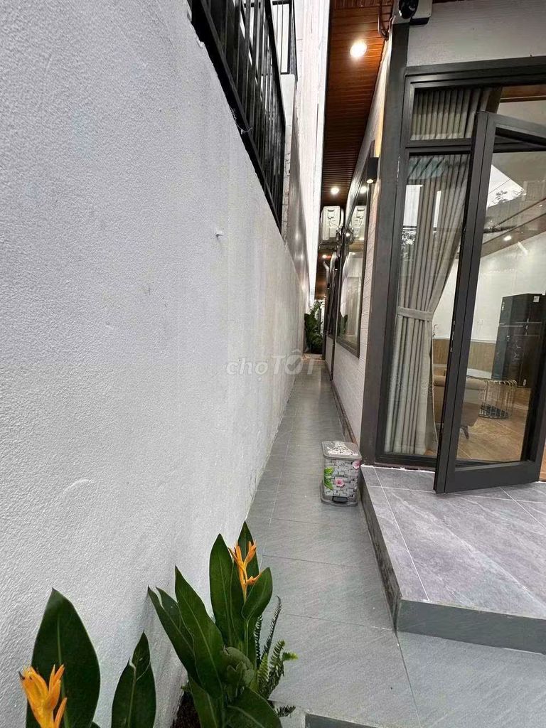 New single-storey garden house with 3 en-suite bedrooms — photo 3