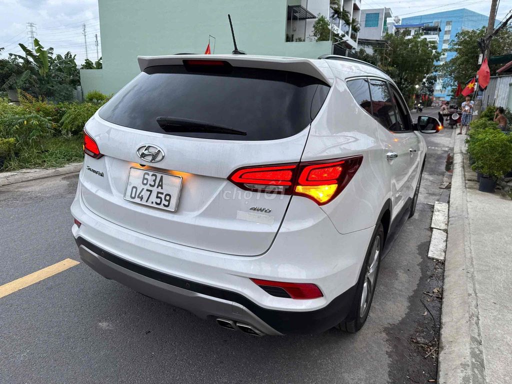 Hyundai Santa Fe 2016 2.4 AT 4 WD - 75000 km. Mua bán Ô tô tại Quận 12 Tp Hồ Chí Minh được đăng bởi A Quý hình 9