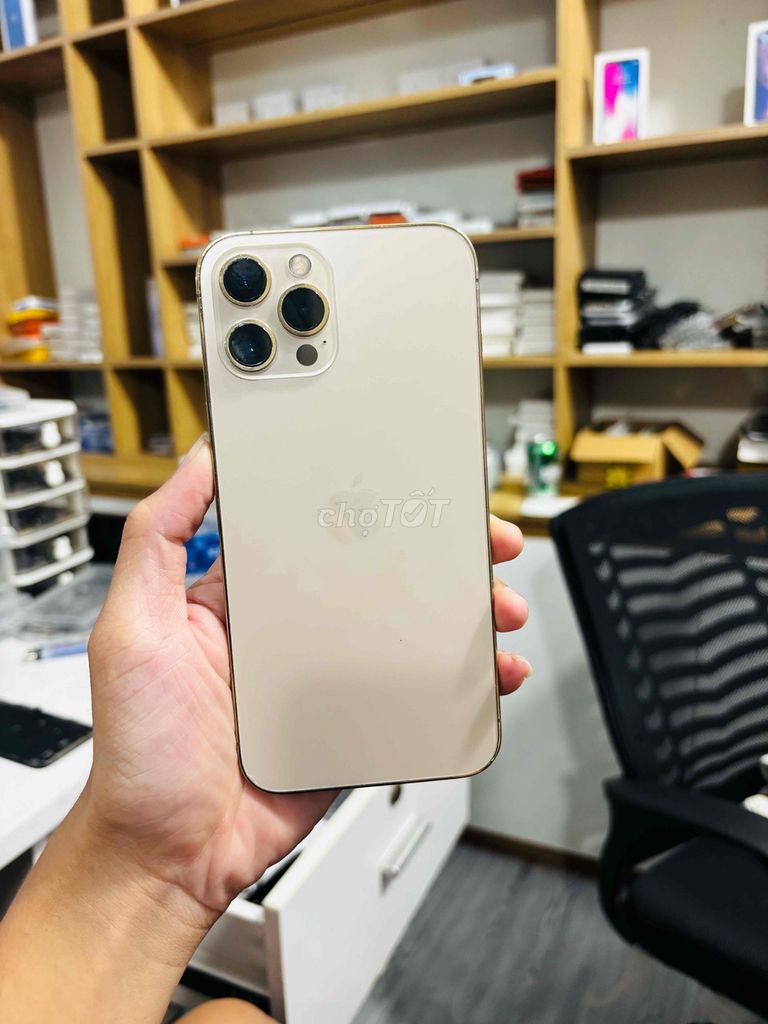 iPhone 12 Pro Max Vàng. Mua bán Điện thoại tại Quận Liên Chiểu Đà Nẵng được đăng bởi Nam quốc Mobile hình 1