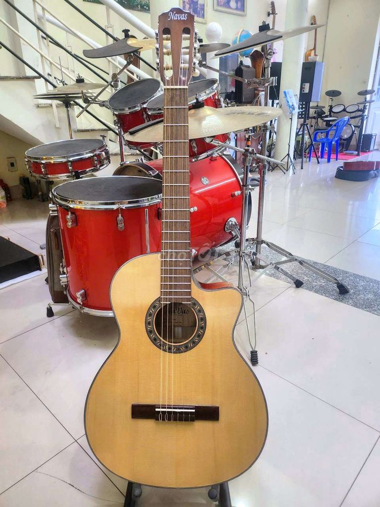 Đàn Guitar Classic Navas Gỗ sồi Úc. Mua bán Nhạc cụ tại Quận Cẩm Lệ Đà Nẵng được đăng bởi Nguyễn Phước Hưng hình 1