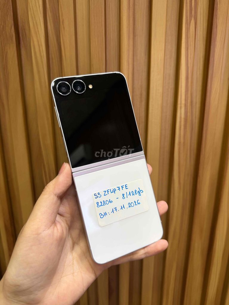 Samsung Zflip 7 FE trắng bản SSVN còn bh likenew. Mua bán Điện thoại tại Quận 10 Tp Hồ Chí Minh được đăng bởi Đăng Sơn Store hình 1