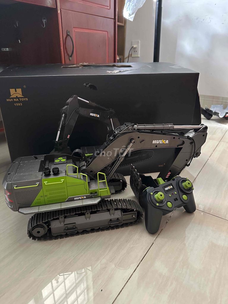 xe điều khiển huina 1593 cũ kèm 2 pin. Mua bán Thiết bị chơi game tại Thành phố Thủ Đức Tp Hồ Chí Minh được đăng bởi Hoang Le hình 1