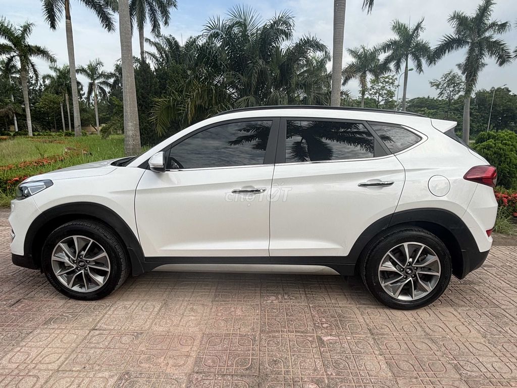 Hyundai Tucson Đặc biệt 2018 Trắng Dưới 6 vạn