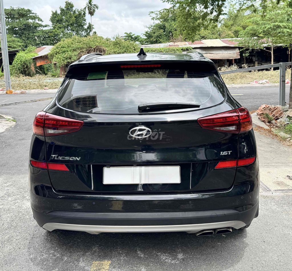Hyundai Tucson 1.6T специальный черный